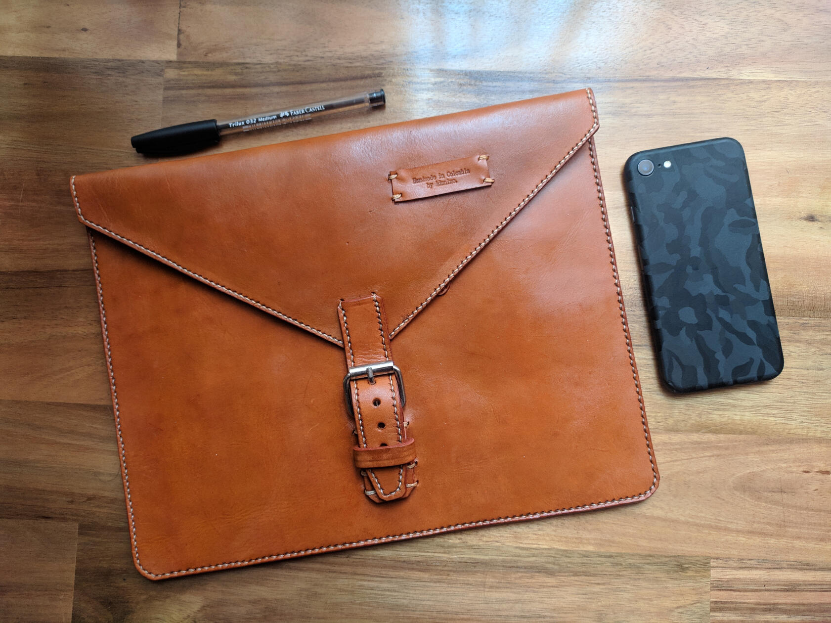 Adanino Handmade Leather Vintage Leather Folder Ipad